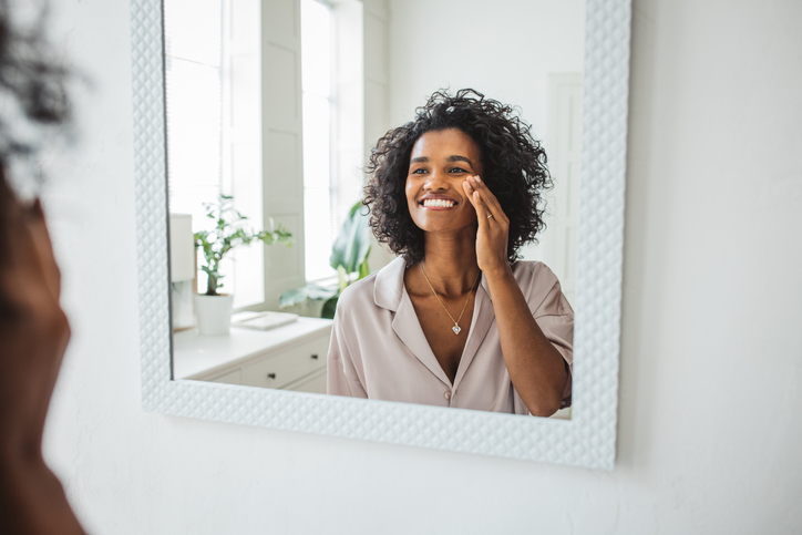 Challenges in Mirror Removal: Dealing with Stubborn Adhesives
